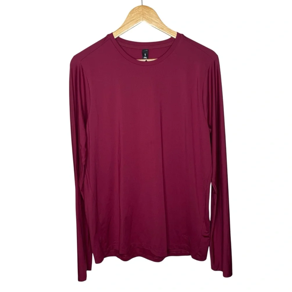 The‎ North Face Flashdry Long Sleeve Crew Shirt Maroon Medium